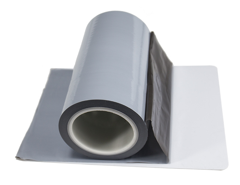 强拉伸PE保护膜（也称为拉伸包装膜）是一种常用于包装和保护物品的材料